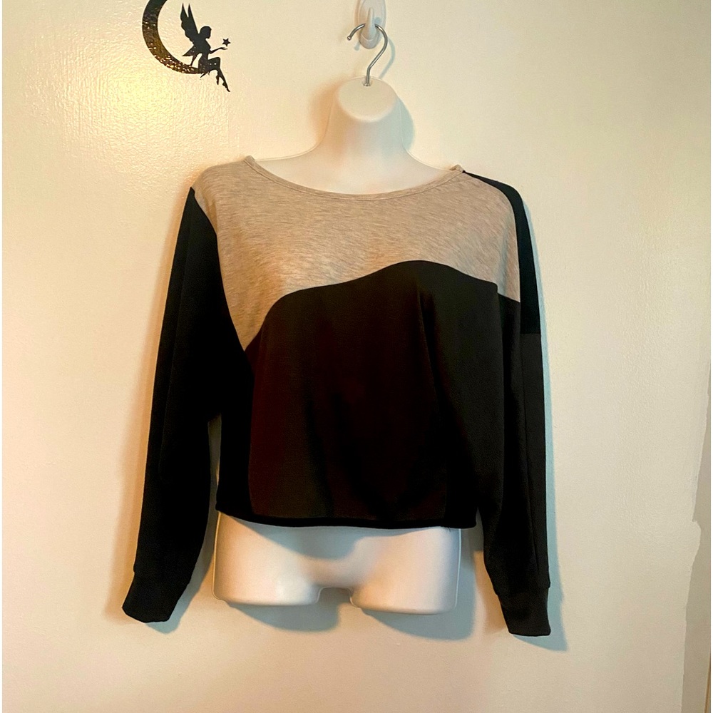Crop long sleeve multi colored top